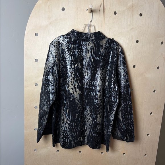 Chicos Black Leather Jacket Womens 3 Snake Embossed Silver Metallic Zip Up - Picture 6 of 7